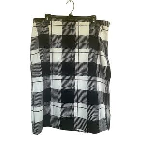 Used skirt, Worthington, size XL, Color Black and white